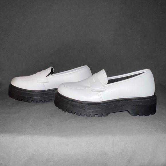 White Loafers with Thick Soles - Picture 2 of 7